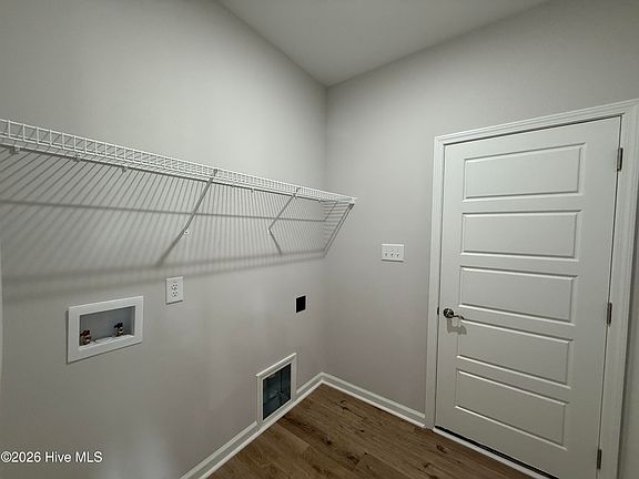 4th image of 213 Tuscany Circle
