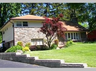 712 Woodside Rd, Rydal, PA 19046