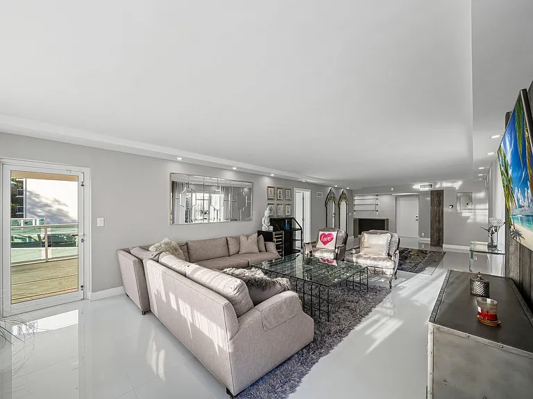 1151 N Fort Lauderdale Beach Blvd #1C — Photo 9