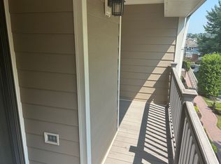 814 River Renaissance, East Rutherford, NJ 07073
