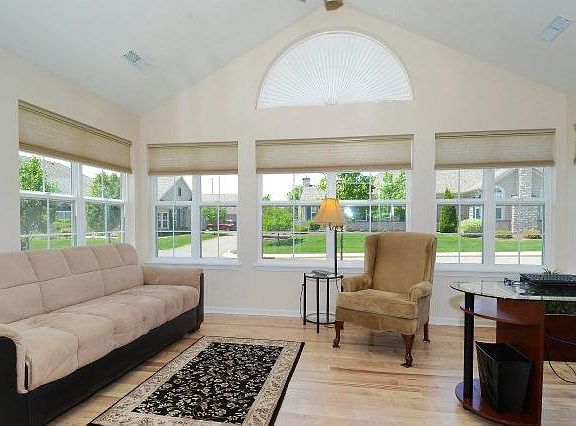 4th image of 851 Birchwood Trl #29