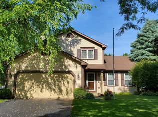 760 Hackberry Ln, Algonquin, IL 60102