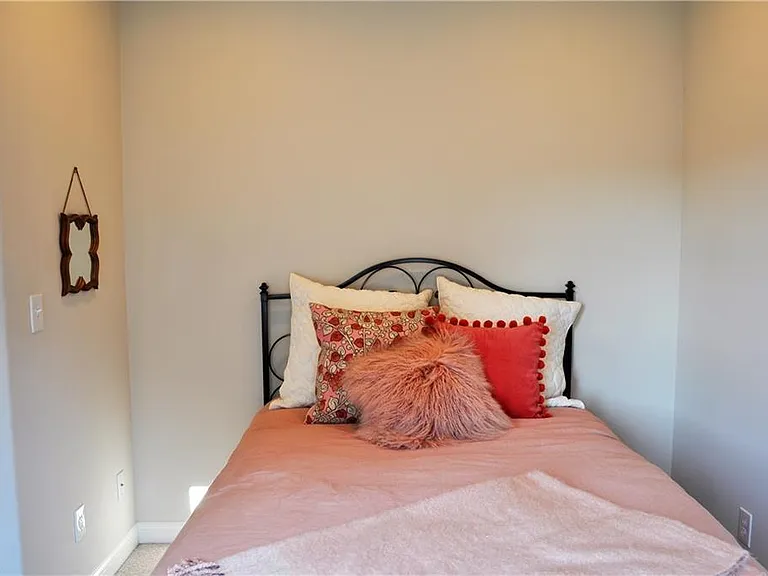 1914 Buckthorn Dr — Photo 15