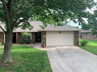 1437 E Woodgate St, Springfield, MO 65804