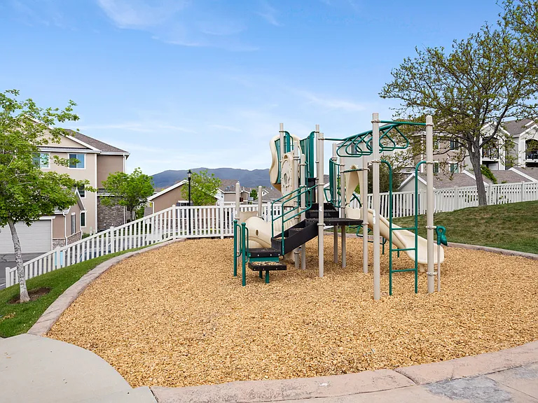 157 W Springview Dr #1 — Photo 10