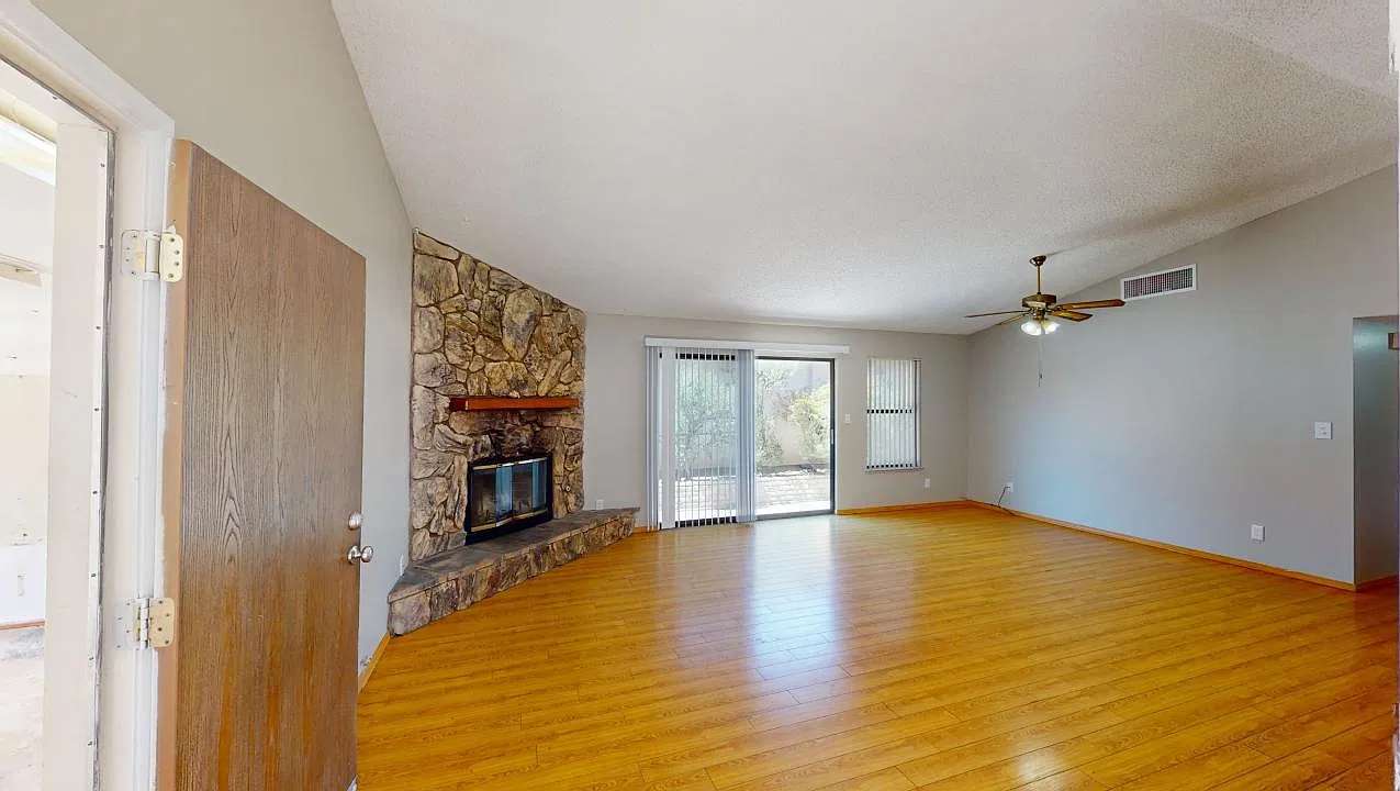 2 bed, 1184 sqft, $1,645 — Photo 4