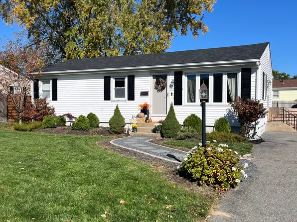 217 Sandy Ln, Warwick, RI 02889