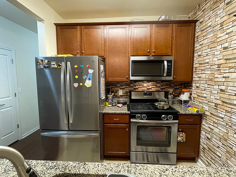 833 Strassle Way #833 — Photo 4