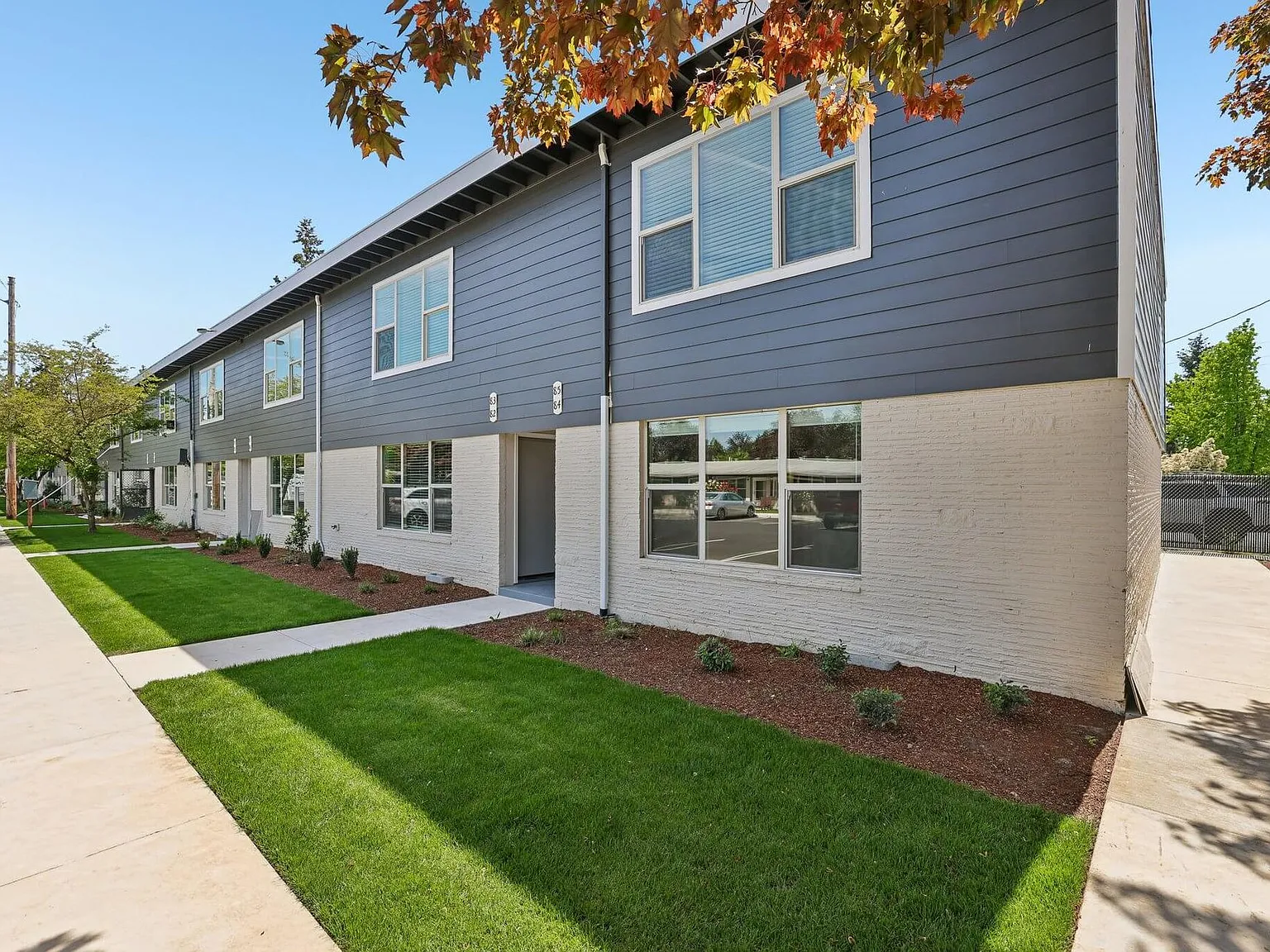 Midland Apartments — Photo 2