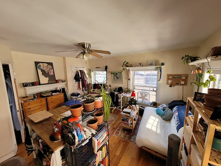 Joy St — Photo 2