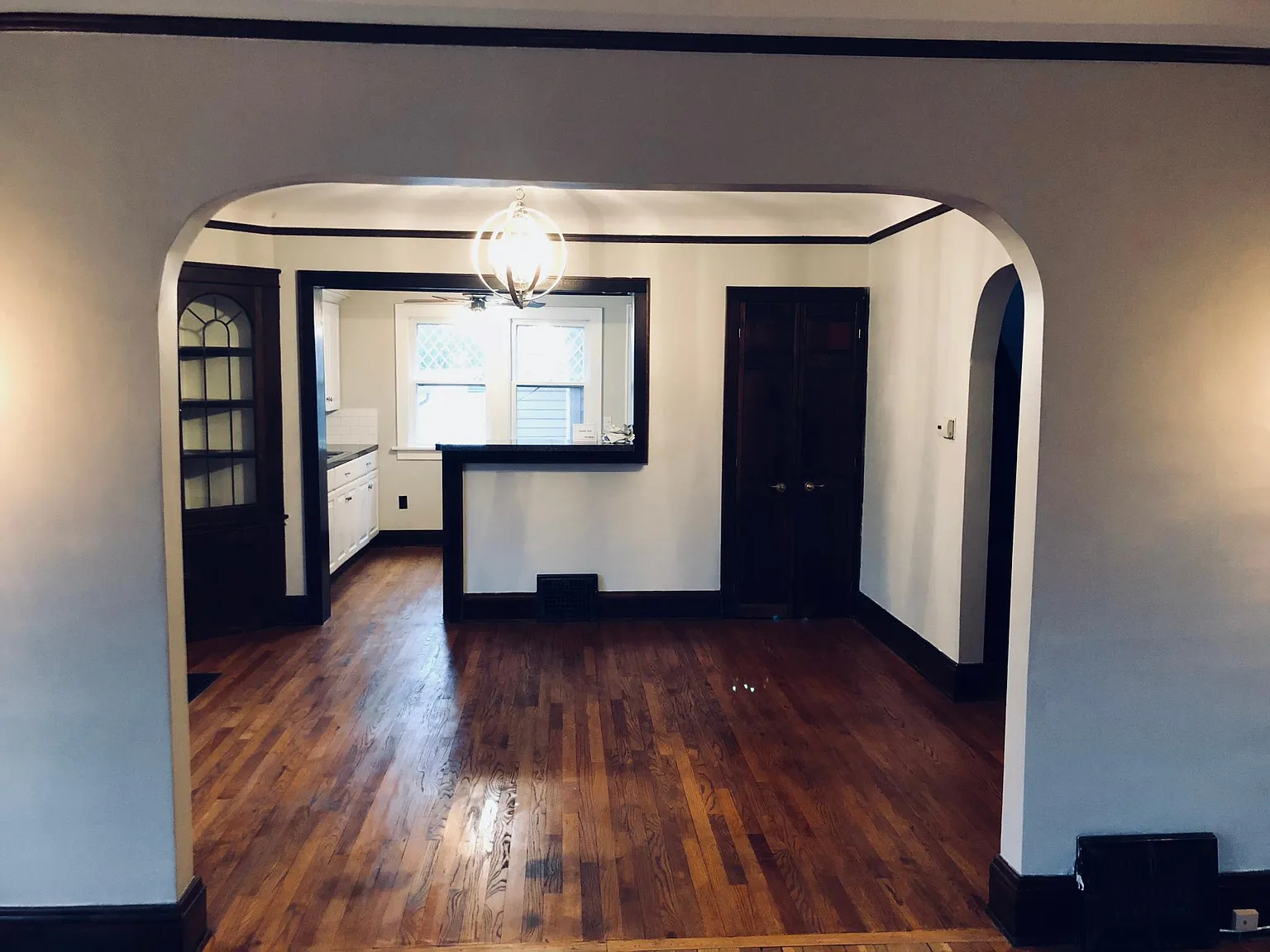 3 bed, 1300 sqft, $1,950 — Photo 4