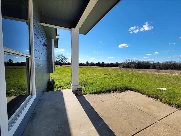 208 Newcastle Dr — Photo 5