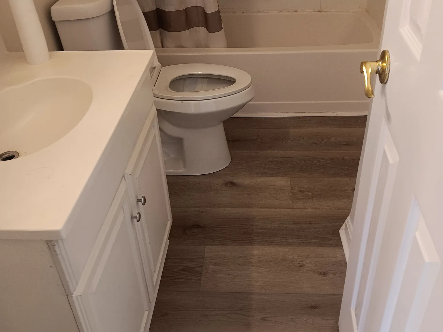 English Oak Ct, Waldorf — Photo 4