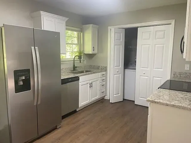 3 bed, 960 sqft, $1,595 — Photo 3