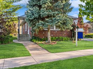 951 Rose Ave, Des Plaines, IL