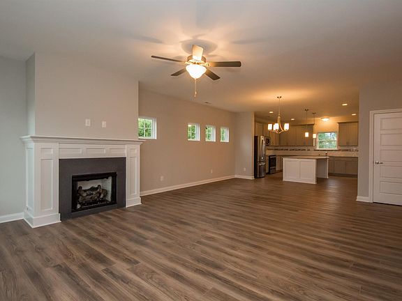 3rd image of 2941 Peaks Mill Dr