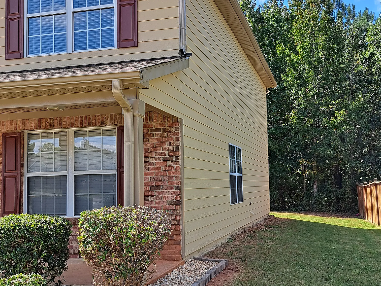 4 bed, 2.5 bath, 2596 sqft, $2,450 — Photo 3