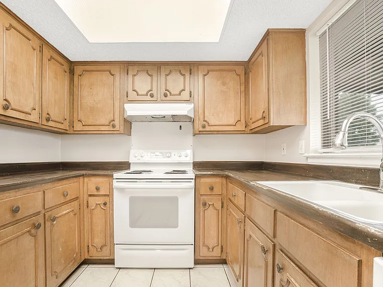 5003 Starfire St — Photo 10
