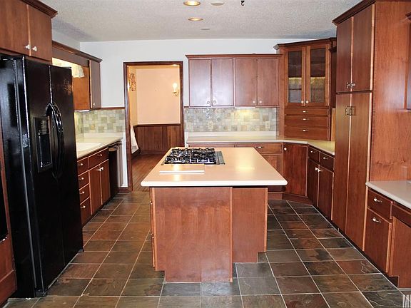 3rd image of 1621 Holly Ct NW