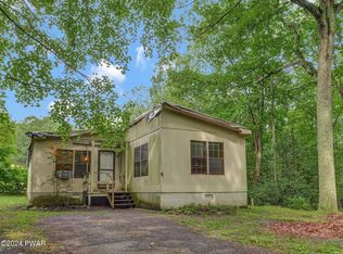 109 Short Ln, Shohola, PA 18458