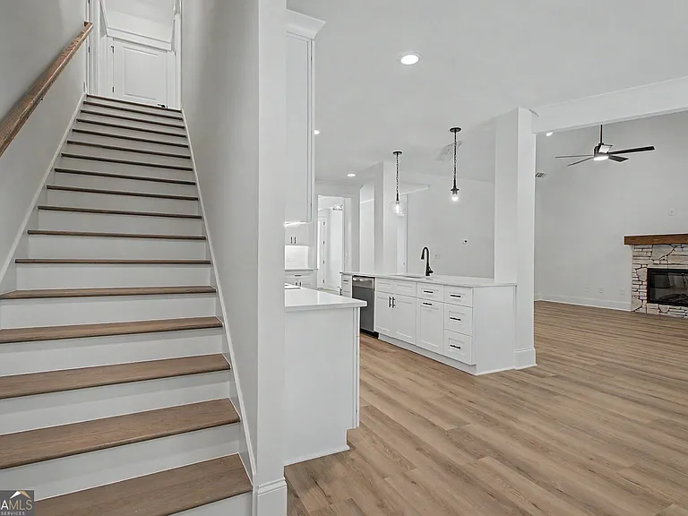 347 Crestwood Rd — Photo 19
