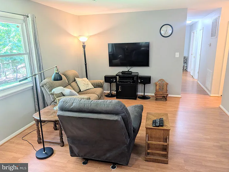 6997 Gilbeth Rd — Photo 12