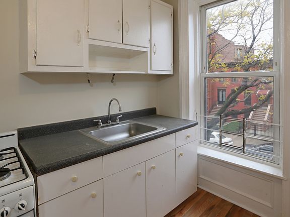 4th image of 292 Putnam Ave #577