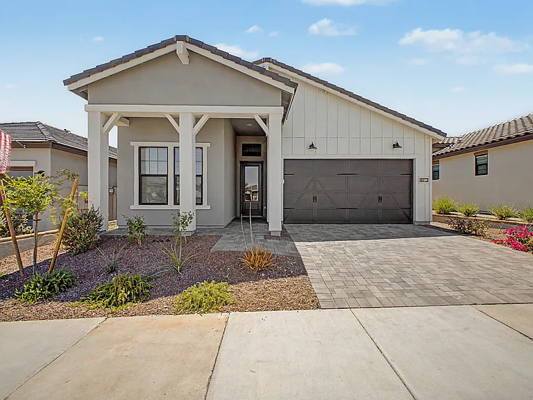 4412 N 203rd Dr — Photo 2