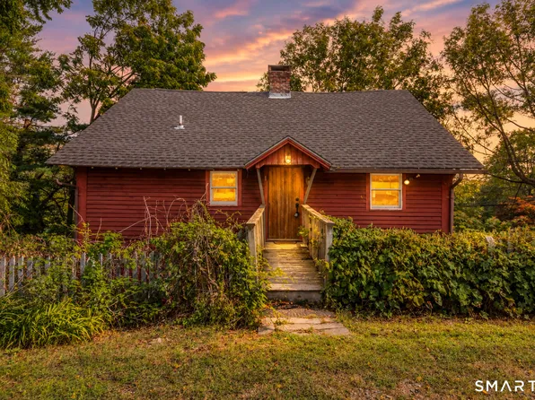 2 Old Colchester Road, Waterford, CT 06375