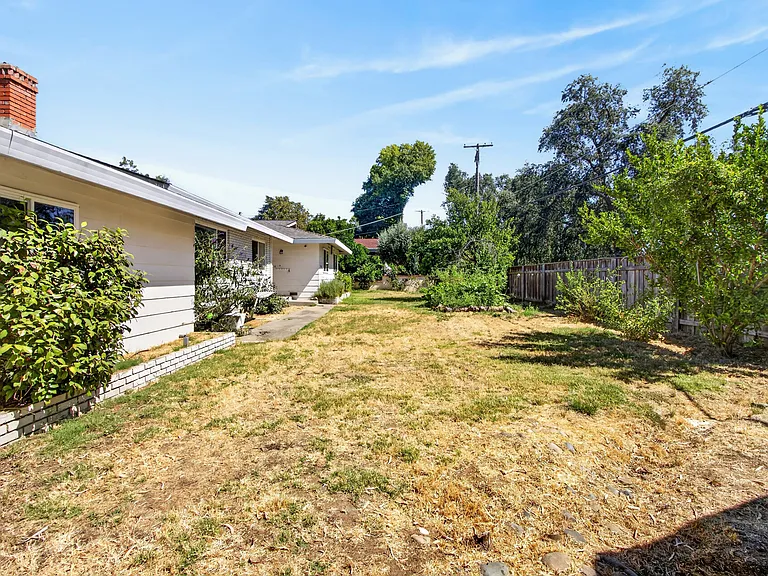 3841 Bannister Rd — Photo 35