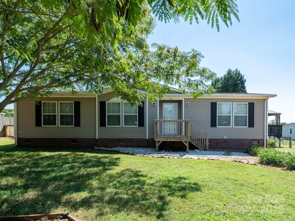 107 White Ridge Ln, Cleveland, NC 27013
