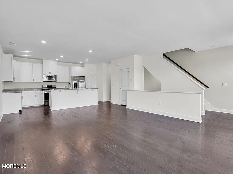 54 Midway Rd S — Photo 12