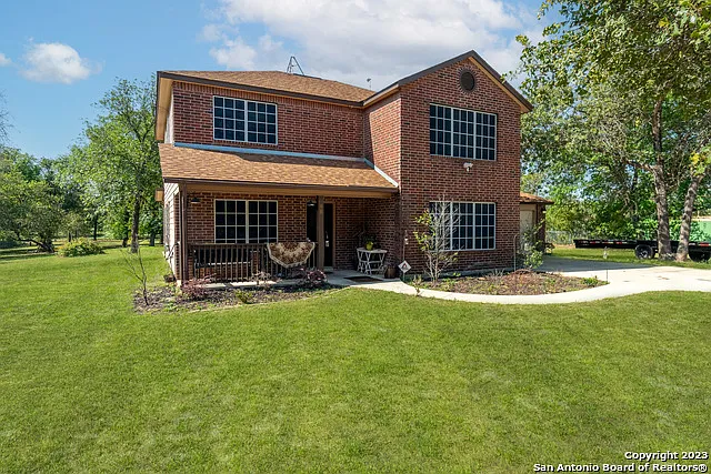 3 bed, 2.5 bath, 2060 sqft, $2,500 — Photo 2