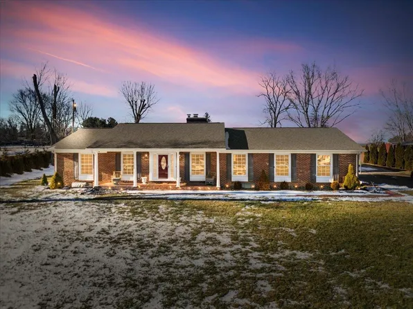 1895 Lee Hwy, Pulaski, VA 24301