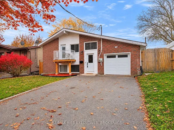 1302 Montreal St, Kingston, ON K7K 3L6