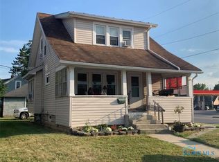 447 Union Ct, Fostoria, OH 44830