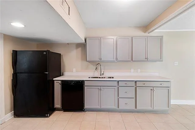 8510 S Claiborne Ave #A — Photo 3