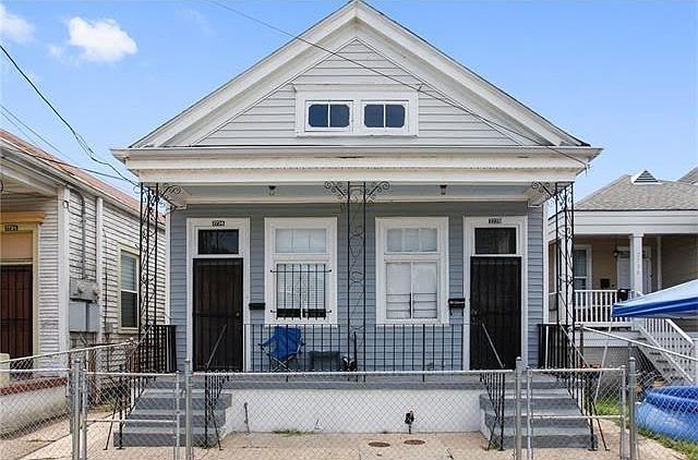 1st image of 2726 Amelia St