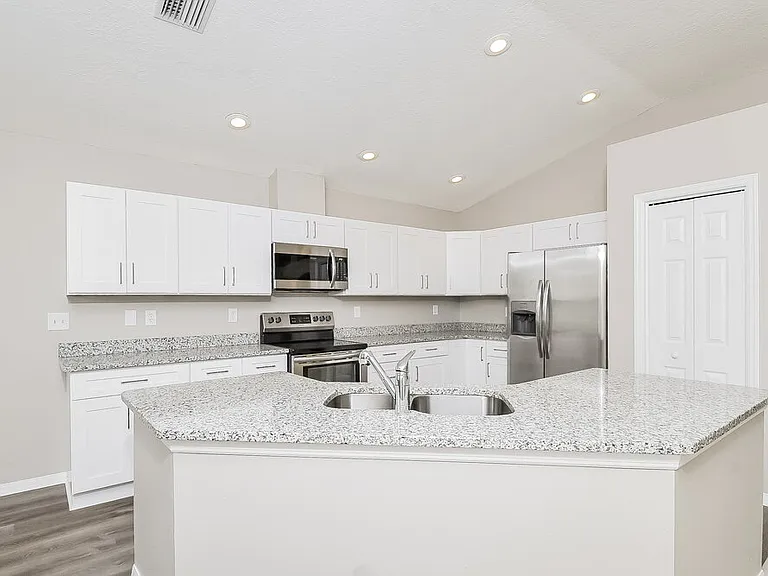 1221 Barclay Wood Dr — Photo 6