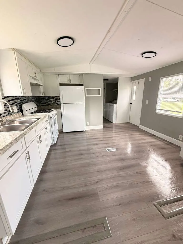 3 bed, 1150 sqft, $1,550 — Photo 2