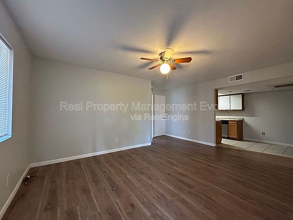 2nd image of 1336 E Mountain View Rd Unit 104