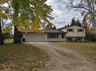 6521 W Rolston Rd, Linden, MI 48451