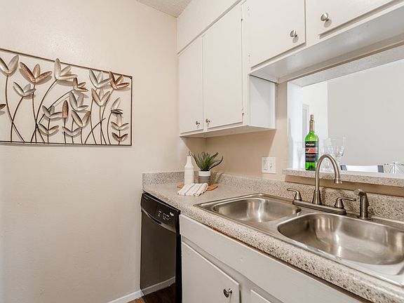 2nd image of 5220 Hartford St APT 310