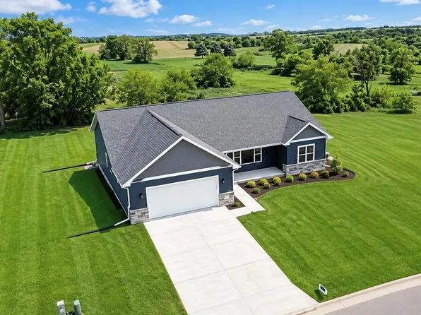 103 Graelyn Cir, Barneveld, WI 53507