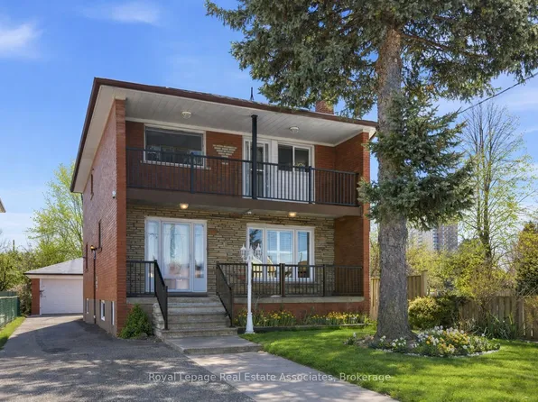 117 Harding Ave, Toronto, ON M6M 3A4