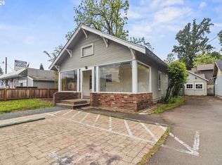 647 N 9th St, Cottage Grove, OR 97424