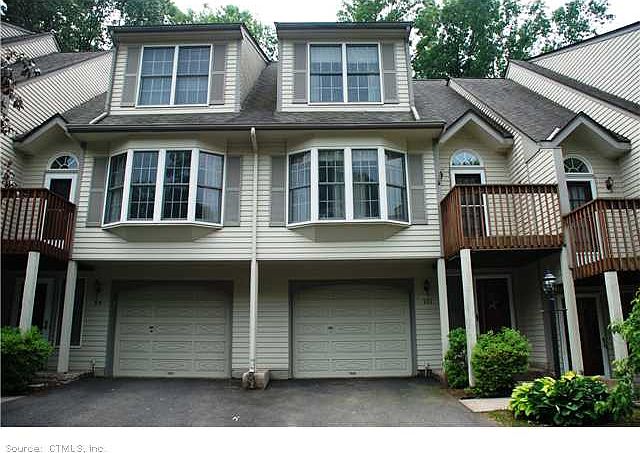 1st image of 101 Fox Hollow Dr