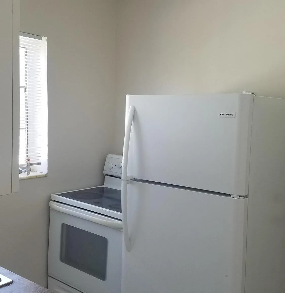 1 bed, 1.0 bath, 12412 sqft, $1,695 — Photo 4