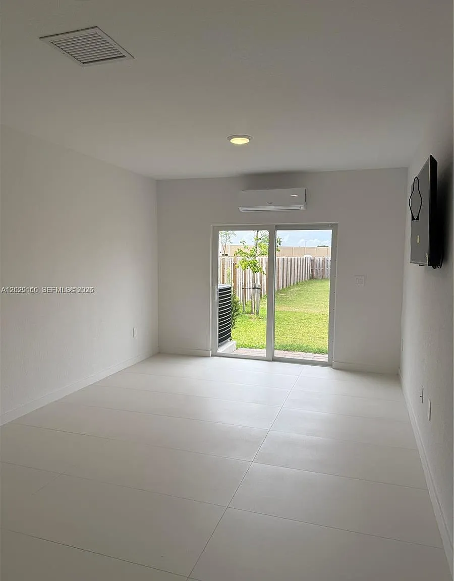 1 bed, 1.0 bath, 2292 sqft, $1,500 — Photo 1