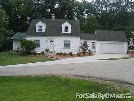 201 Parkway Dr
						:
						New curved, concrete driveway and fresh landscaping completed this year!
